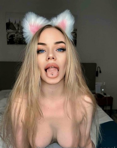 レズビアン乱交オンリーファンズ セクシー裸 画像