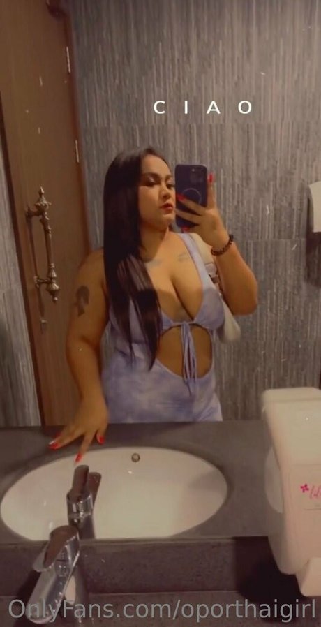 小さいチンポのシーメールオンリーファンズ パーフェクト 写真