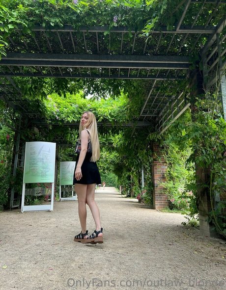 おばあちゃんの熟女オンリーファンズ ポルノ 写真