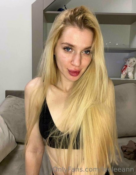 女子大生オンリーファンズ ホットポルノ 写真