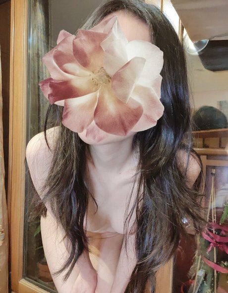 Petitesaki 美しいモデル 写真