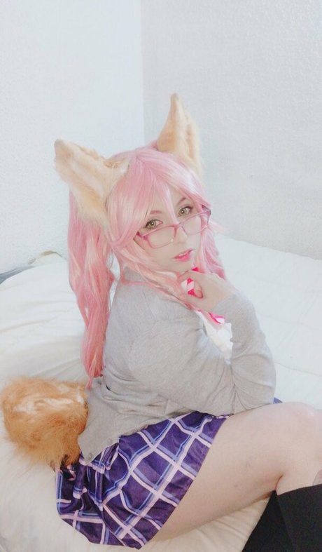 belial demon セクシーモデル 画像