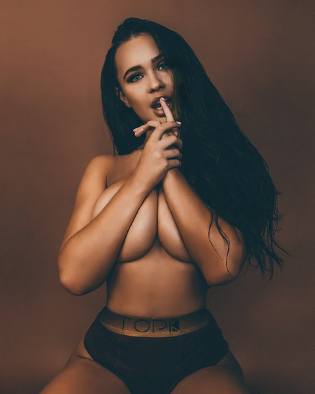 ダウンオンリーファン 無料裸 画像