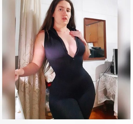 金髪の顔射オンリーファンズ ヌード 写真