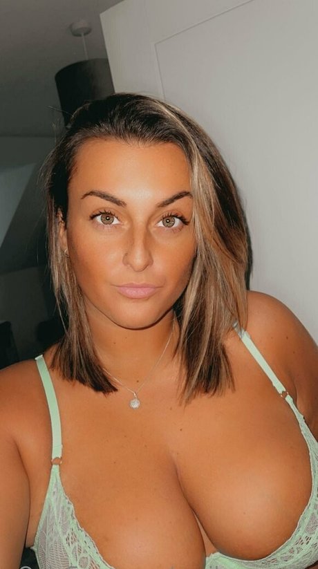 emilyy rosee エロティックなポルノスター ギャラリー