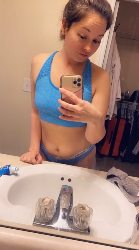 バン・オンリーファンズ ポルノ 写真