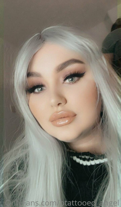 大きなプッシー唇オンリーファンズ アートヌード 写真