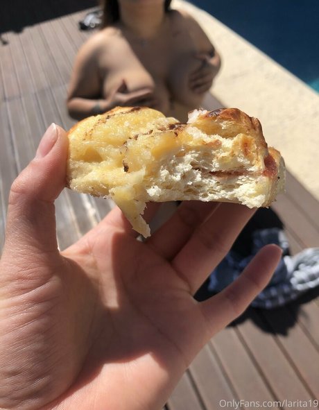 larita19 裸のスター 写真