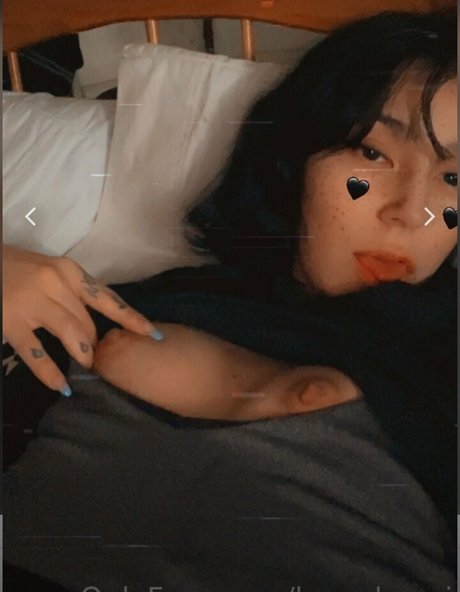 カーリーエボニーオンリーファンズ ホットヌード 画像