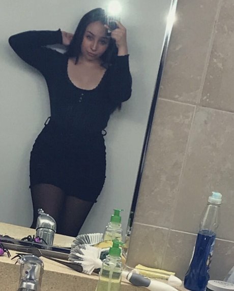 Valentinababi 裸の女優 写真