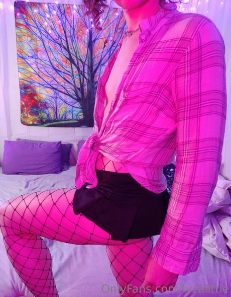 ボディビルダーヌードオンリーファンズ ポルノグラフィック 写真