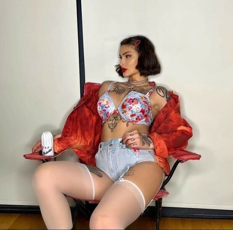 Damla Ozden 無料モデル ギャラリー