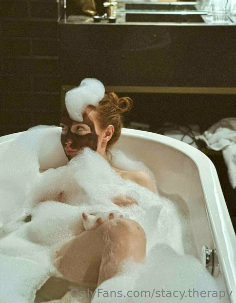 後背位オンリーファンズ セックス 写真