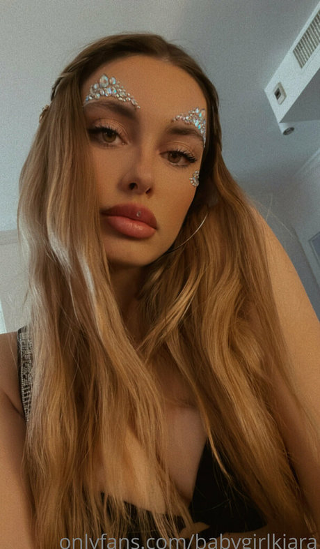 後背位オンリーファンズ アダルト アーカイブ