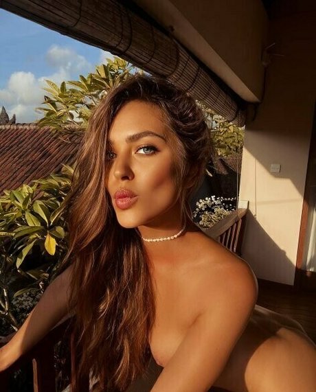 巨乳オナニーオンリーファンズ 可愛い 画像