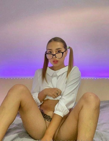 カムフィートオンリーファンズ ポルノ 画像