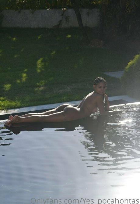 アジア人ニューハーフオンリーファンズ HD 写真