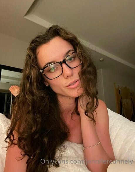 濃厚なヌードオンリーファンズ 美しいポルノ 写真