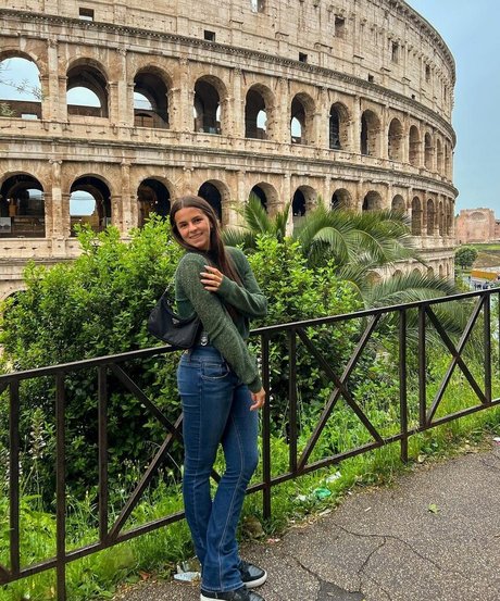 Constanza Cerundolo ヌードスター 写真