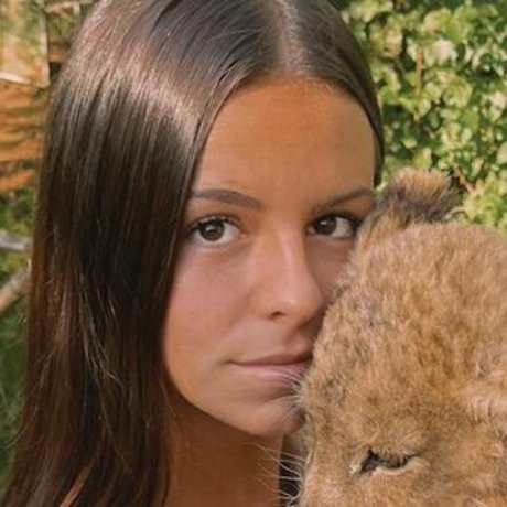 Constanza Cerundolo セックススター 画像