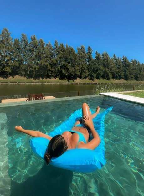 Constanza Cerundolo ポルノスター エロティック ギャラリー