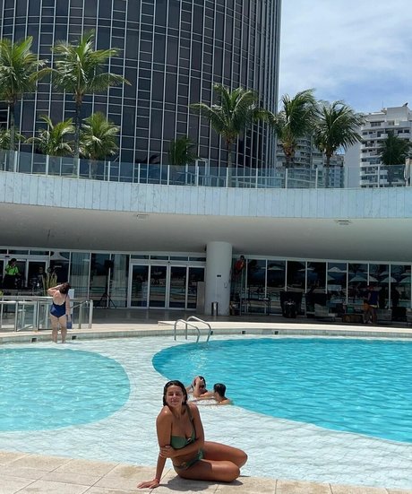 Constanza Cerundolo セクシーなポルノスター 画像