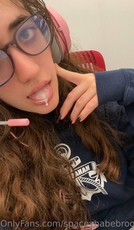 spaceybabebrooke xxx女優 写真