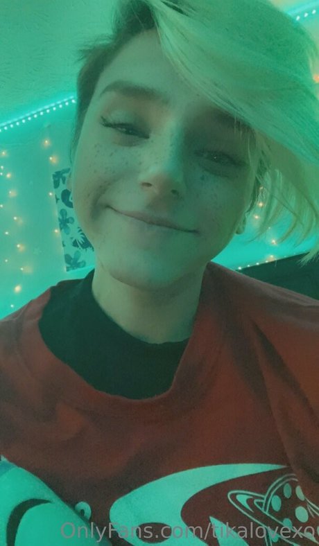 tikalovexo エロティック女優 写真