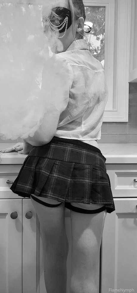 flamenymph 裸のポルノスター ギャラリー