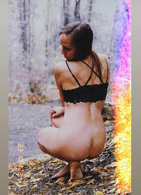 後背位オンリーファンズ セクシーヌード ギャラリー