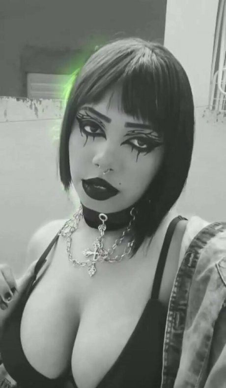 sexgothbarbie ポルノモデル 写真