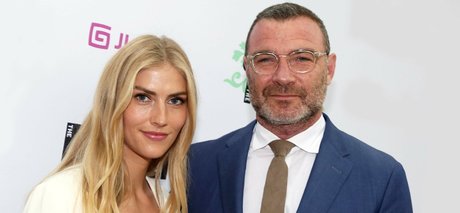 Taylor Neisen 素敵なスター 写真