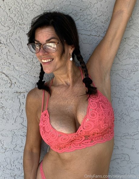 Mary Burke ポルノスター HD 写真