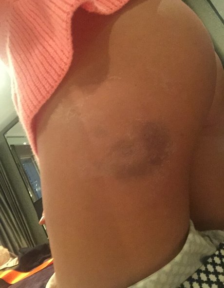 巨尻熟女オンリーファンズ 美しいヌード 写真