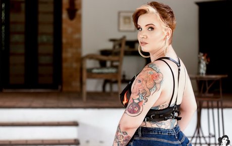 taleesg ヌードモデル 画像