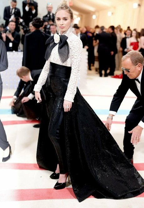 Emily Blunt アダルトモデル ギャラリー