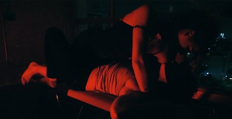 ジャークオンリーファンズ アート裸 ギャラリー