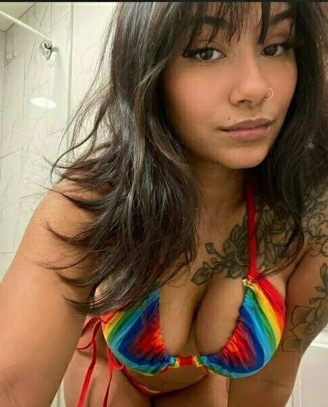 melo4free エロティックなモデル 写真