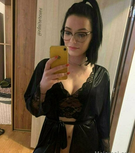 ブルネットのPOV オンリーファンズ 無料 画像