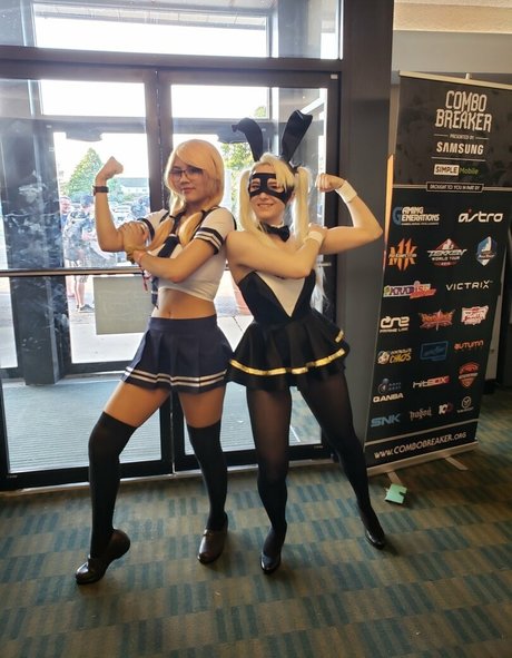 Marine ヌードモデル 写真