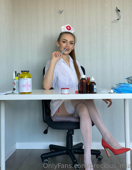 フィットネスベイビーオンリーファンズ エロチック 写真