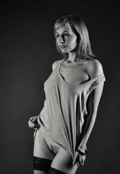 アナルトランスオンリーファンズ アート裸 写真