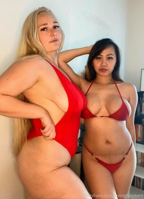 大学のアジア人オンリーファンズ 美しいxxx 写真