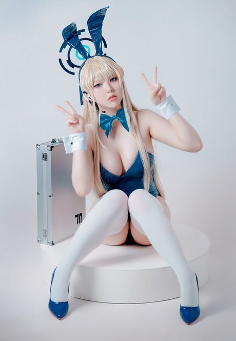 エボニートップオンリーファン ヌード 画像