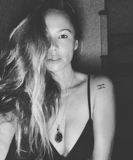 Moon Bloodgood ポルノスター ギャラリー