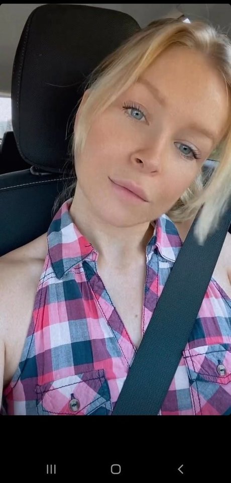 Lucy doll アダルトスター アーカイブ