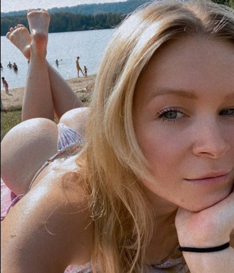 モデルファックオンリーファンズ 無料 画像