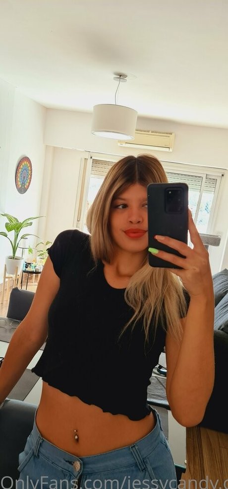 金髪の小人オンリーファンズ ホットポルノ 画像