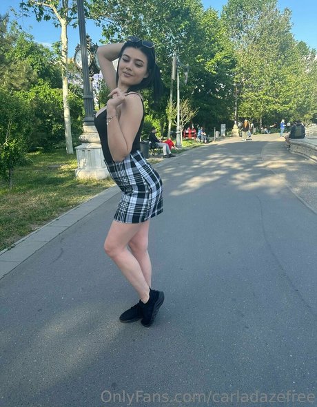 carladazefree 完璧なモデル 画像