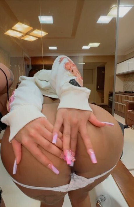 Hillary Fabii アダルトスター 写真